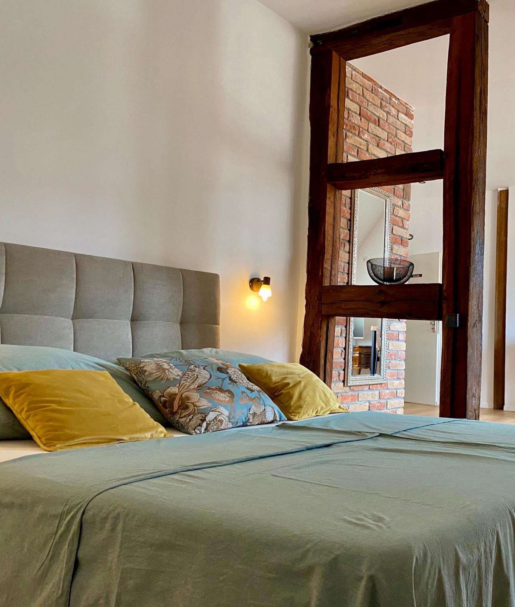Sonnenhof 1737 - Ferienzimmer & Apartments Barbelroth Luaran gambar