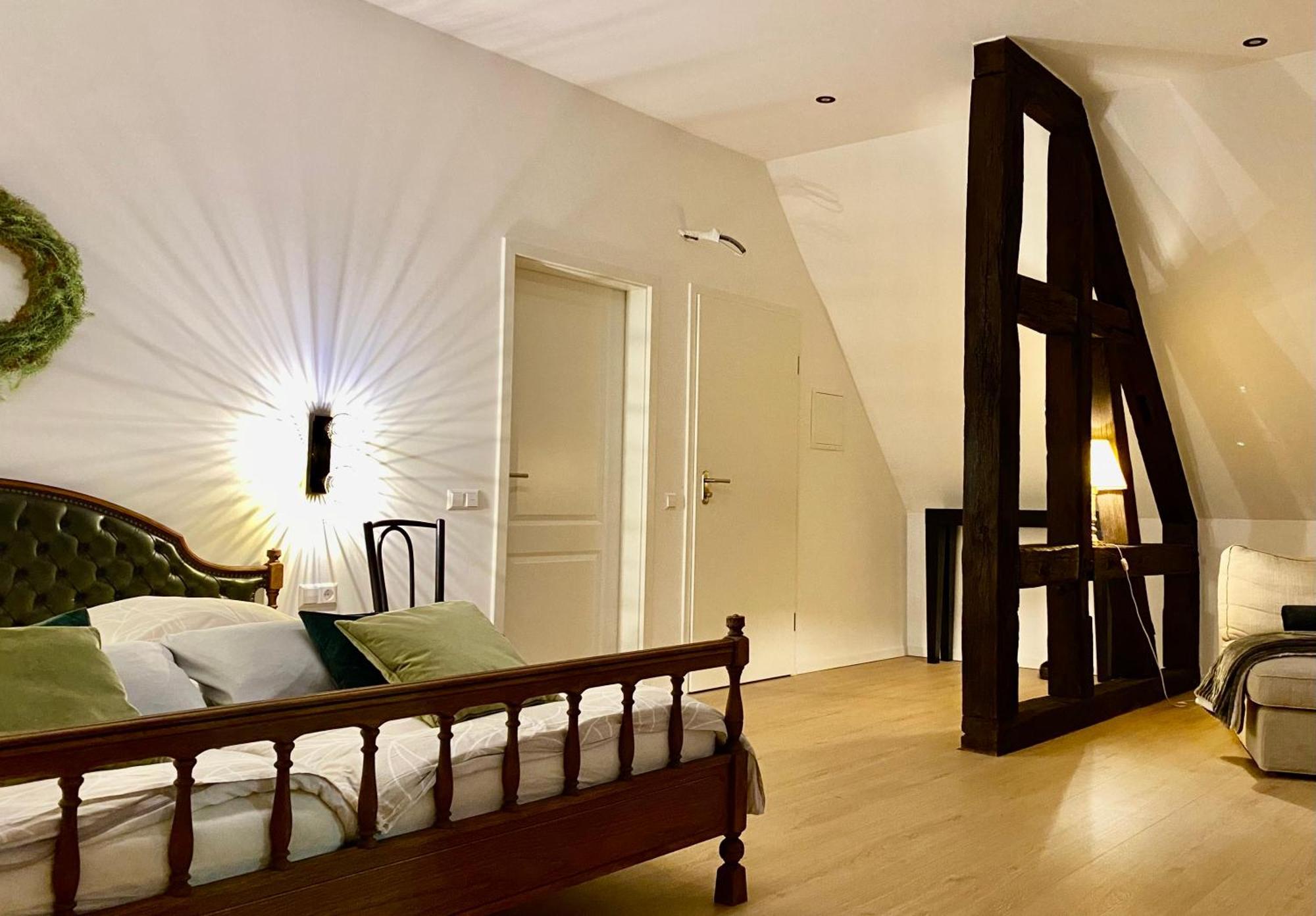 Sonnenhof 1737 - Ferienzimmer & Apartments Barbelroth Luaran gambar