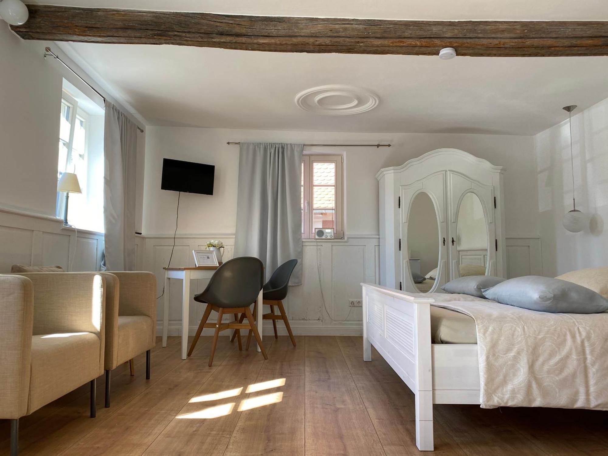 Sonnenhof 1737 - Ferienzimmer & Apartments Barbelroth Luaran gambar