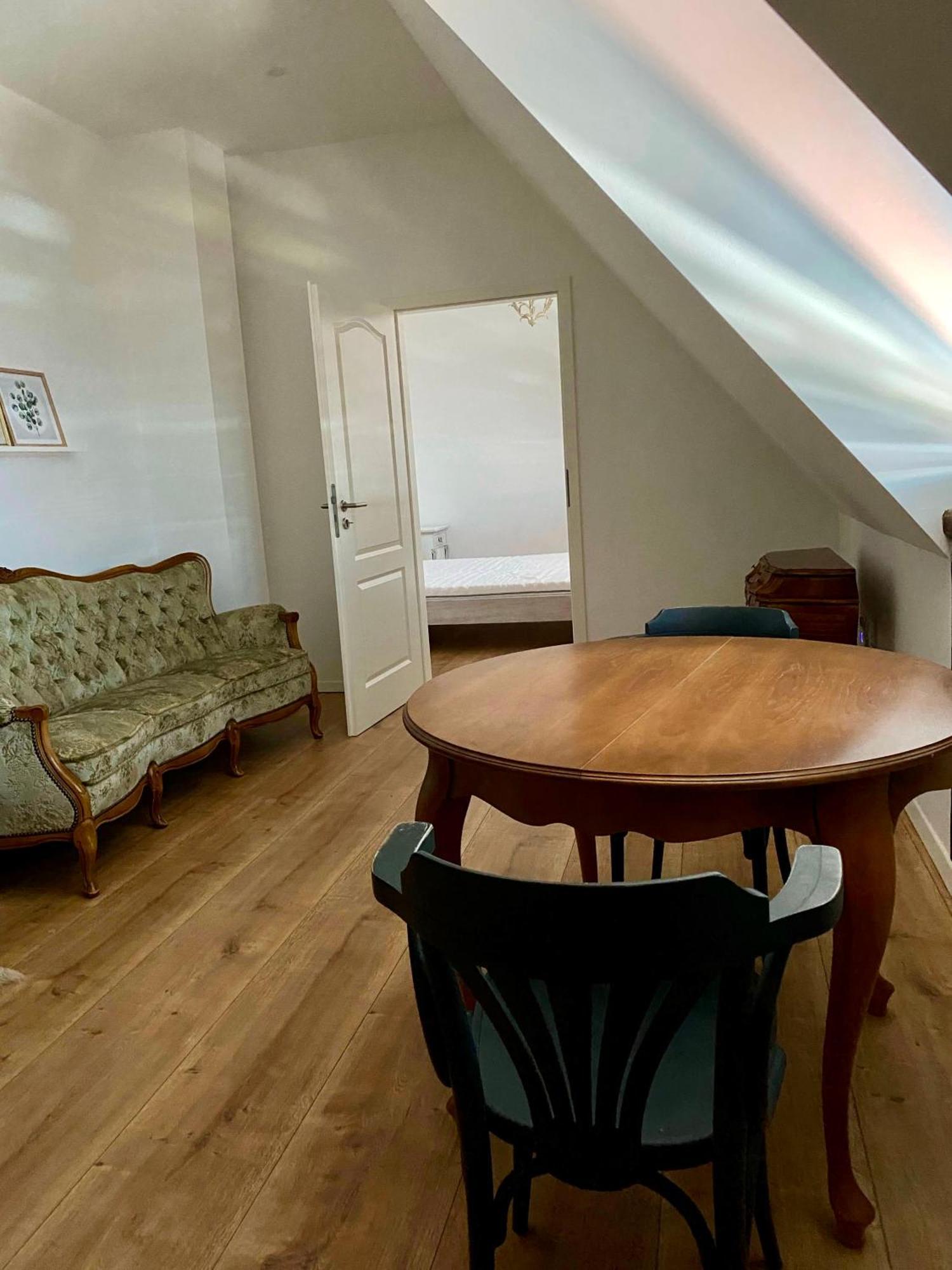 Sonnenhof 1737 - Ferienzimmer & Apartments Barbelroth Luaran gambar
